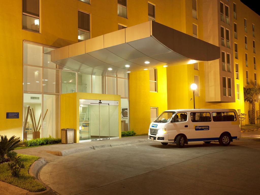 City Suites Puebla Finsa Dış mekan fotoğraf